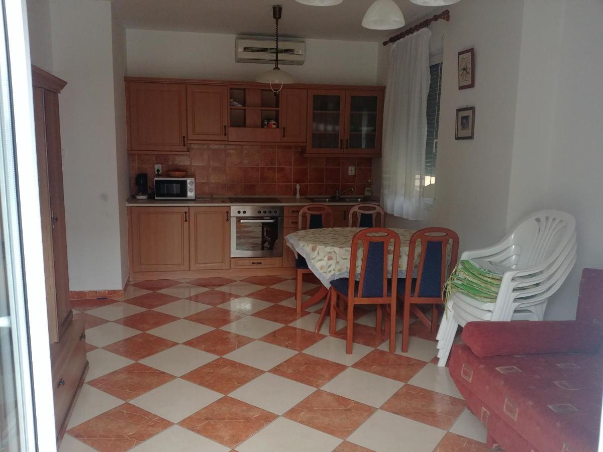 Árnyas Apartamento Balatonlelle Exterior foto